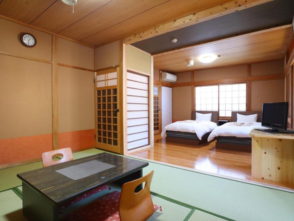 Ban-Ya Hot Spring Inn Yufu Exterior foto