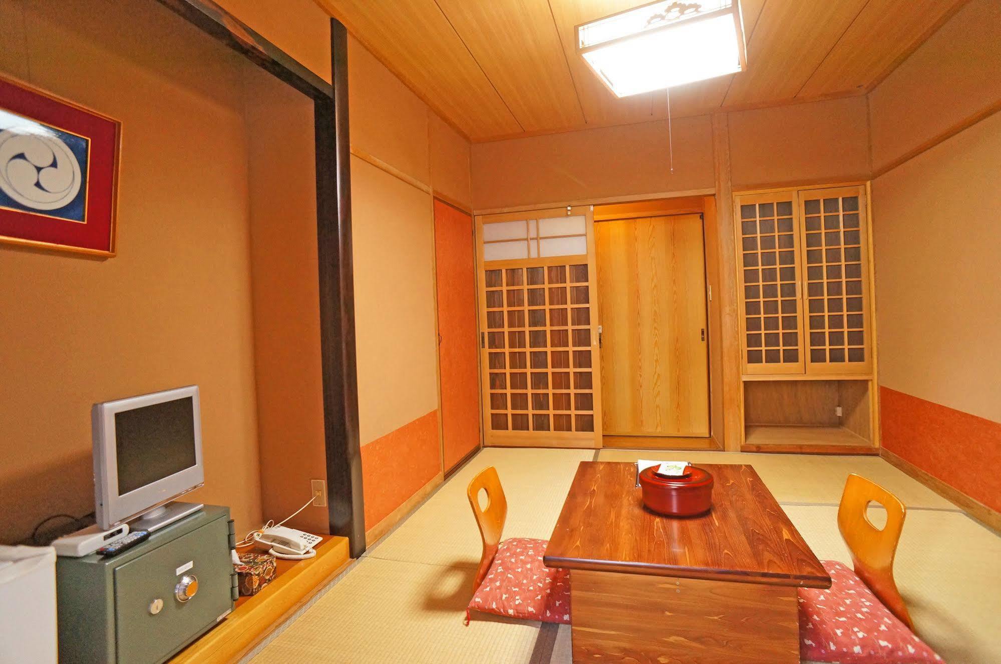 Ban-Ya Hot Spring Inn Yufu Exterior foto