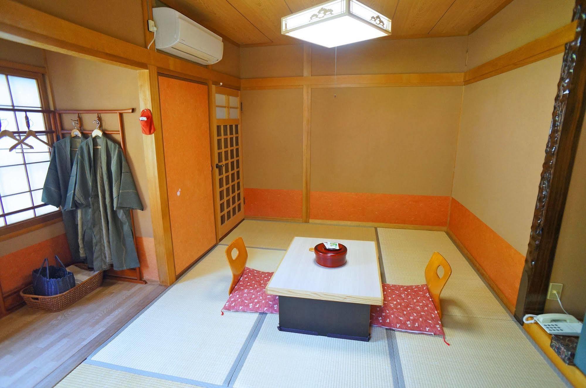 Ban-Ya Hot Spring Inn Yufu Exterior foto